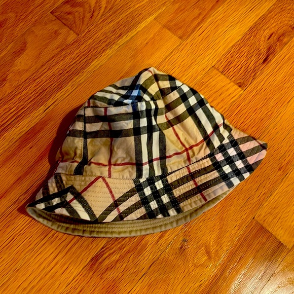 Burberry Reversible Bucket Hat Classic Haymarket Checkered Pattern - Picture 1 of 2